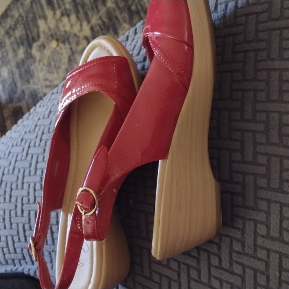 Red Patent slingbacks - Picture 2 of 6